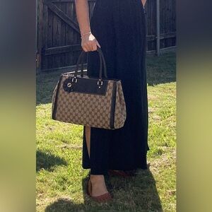 GUCCI Beige/Ebony GG Canvas Trophy Tote Bag